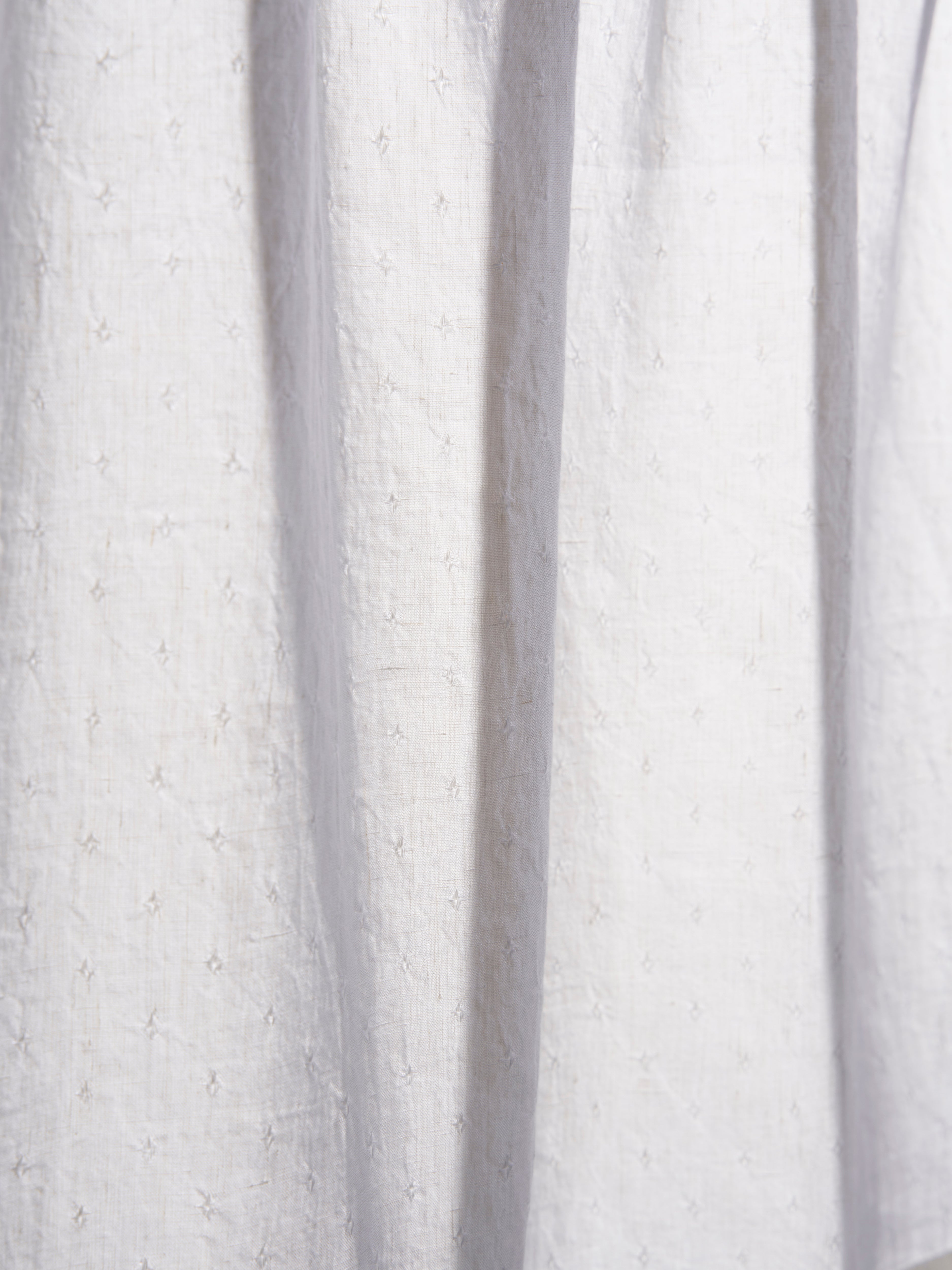 The cafe curtain - alvington linen with a pocket top
