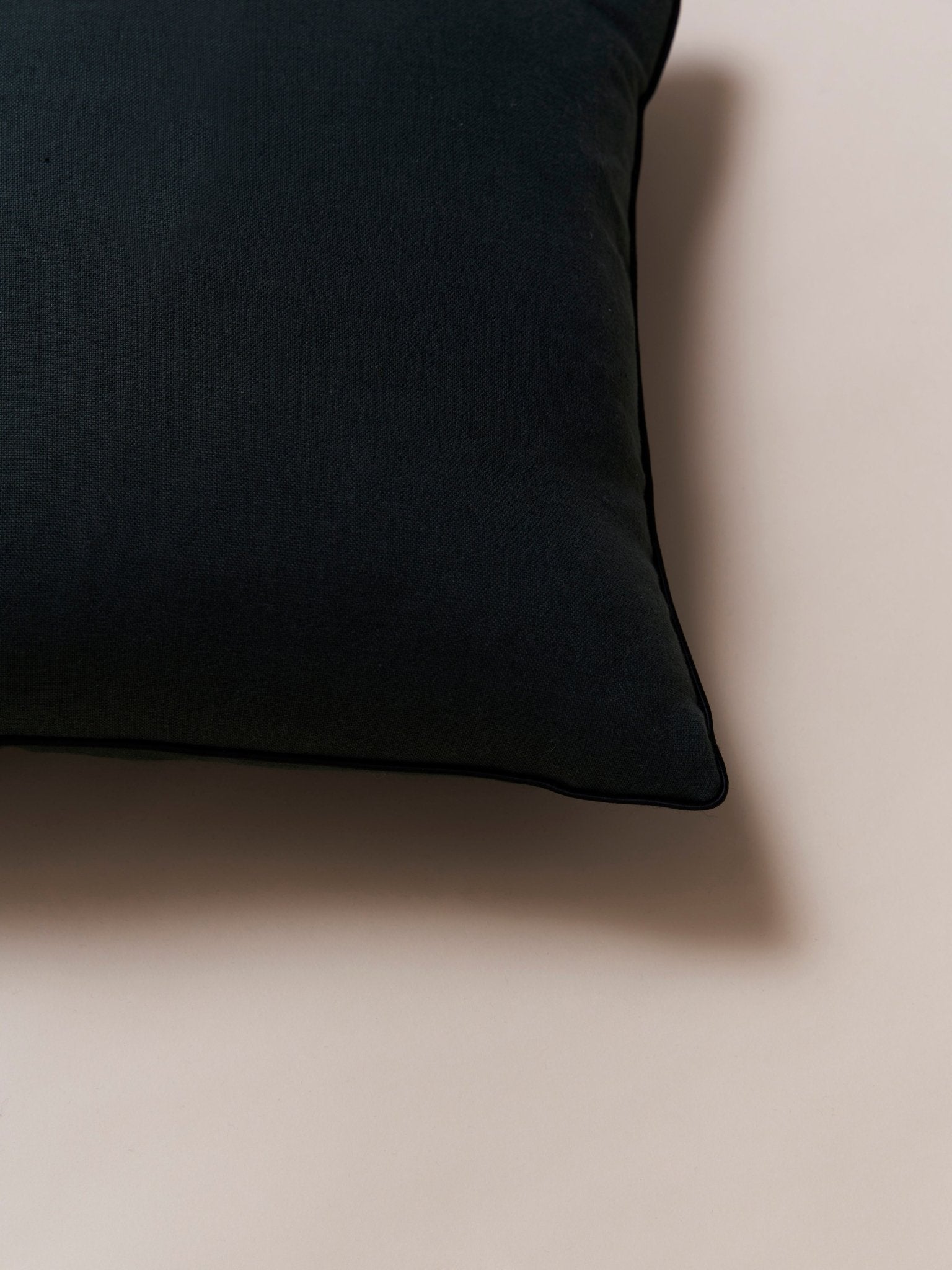 Hanbury Laundered Myrtle - contrast piped cushion - 40 x 40 - East London Cloth